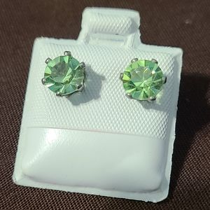 6mm green stud earrings